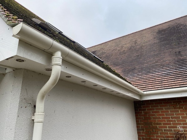 Residential gutter cleaning experts in Crowthorne, Berkshire